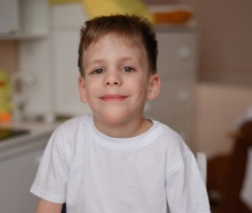 В России живет пятилетний мальчик, который совершенно не чувствует боли — благо или наказание
