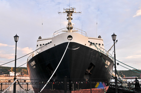 Предпринимателя из Санкт-Петербурга поймали на взятке за подписание документов по ремонту ледокола