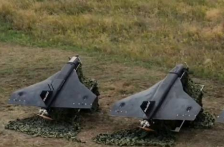 Украинский источник опубликовал фото обломков российского удешевлённого дрона «Гербера» — пенопласт и фанера