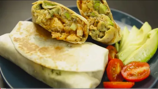 Буррито с курицей и авокадо: вкус Мексики на вашей кухне за 20 минут — друзья попробуют и будут постоянно проситься в гости