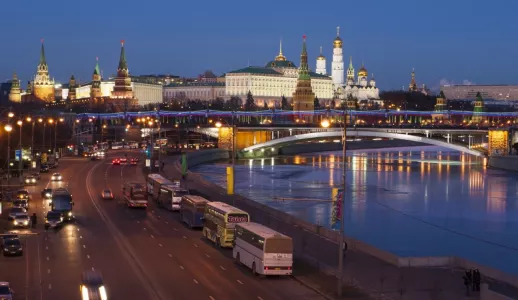 «Пробовал делать как русские, но начались судороги»: туристка из РФ назвала 4 вещи, которые удивили иностранцев в России — не только погода