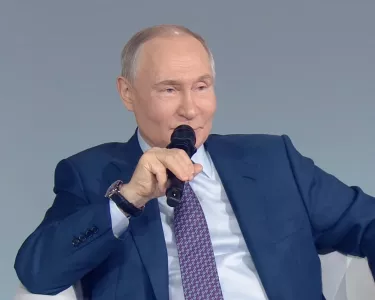 13-летний подросток ответил отказом на просьбу Путина: мальчику пришлось объясниться с президентом: «У нас так принято»