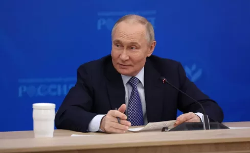 «Чем вас угостить»: Владимир Путин показал, что хранится в его холодильнике в кремлёвской квартире