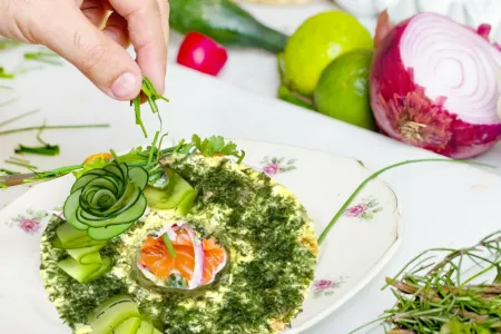 Ем и не могу остановиться: Салат «Невесомость» — так вкусно, что боюсь потерять рецепт