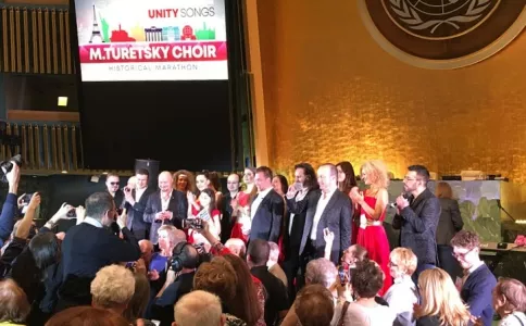 «День Победы» прозвучал в стенах ООН: сотни людей подпевали «Хору Турецкого» и арт-группе SOPRANO
