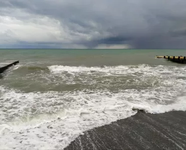 Грязное море, проблемы с водоснабжением, местный менталитет: россиянин рассказал изнанку жизни в Геленджике