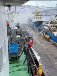На судне в Мурманском порту произошел пожар