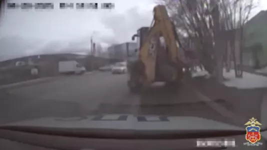 В Мурманской области задержали пьяного водителя экскаватора