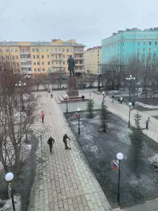 Мурманчане требуют принять меры против вандализма у городского памятника