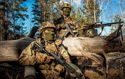 Саранск под украинским ударом, в Новоеленовке поднят флаг России: военкоры рассказали, что творится в зоне СВО 7 мая 2025 года