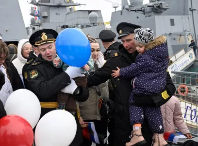 Фрегат «Адмирал Головко» вернулся в Мурманскую область из первого дальнего похода