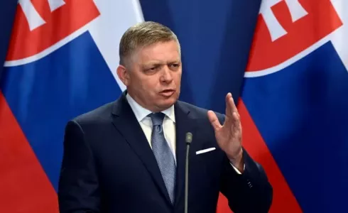 Вставляют палки в колеса: Роберту Фицо старательно пытаются помешать попасть в Москву на Парад Победы