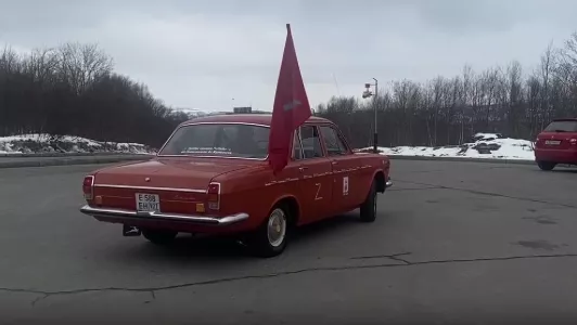 Ретро-автопробег памяти: путешественник на «Волге» 1978 года посетил Мурманск