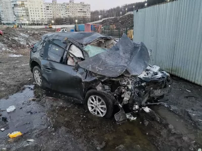Легковой автомобиль перевернулся в центре Мурманска