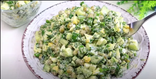 Нежный и сытный салат «Соренто» — такой вкусный, что хочется есть ложками — со стола улетает в первую очередь