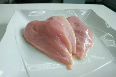 Курица из пробирки: японские ученые нашли способ производства искусственного мяса — появится в магазинах через несколько лет