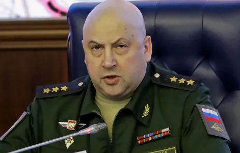 Возвращение «генерала Армагеддона»: пропавшего генерала Суровикина нашли в Алжире — похудел, но жив, бодр и при деле