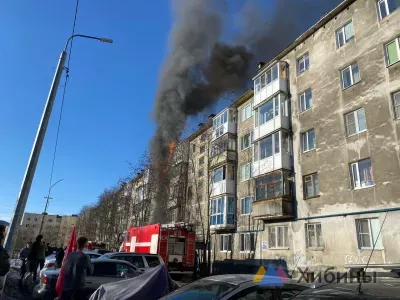 Шесть квартир были повреждены при пожаре на Кольском проспекте в Мурманске