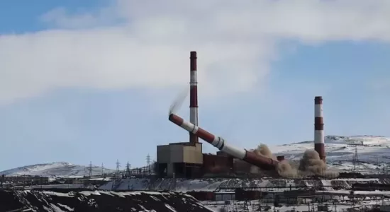 В Никеле Мурманской области назначили дату взрыва второй трубы комбината