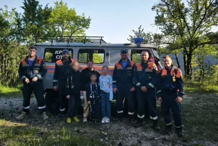 Спасатели вызволили заблудившихся в горах под Ялтой туристов из Мурманска