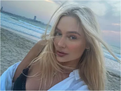 Актриса Наталья Рудова рассказала, как прошла ее первая встреча с отцом за 20 лет: «Все молча сели»