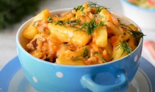 Когда нет времени, а хочется вкусно: картошка с килькой выручает за 25 минут