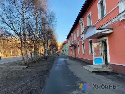 «Неужели так трудно подмести?»: жители Мурманска предложили наказывать рублём недобросовестных владельцев магазинов и кафе