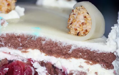 Добавляю в заварную массу — и крем становится вкуснее: идеально подойдет для пирожных, тортов и рулетов