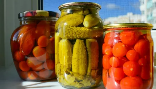 «Литровые» маринованные огурцы: когда хочется похрустеть готовлю только так — в погребе нет свободного места