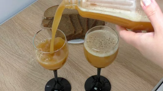 Делаю квас как из бочки: газированный, вкусный и копеечный — пьём весь летний сезон