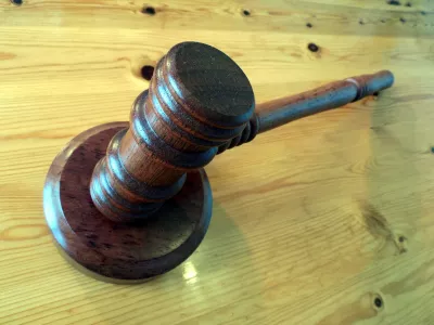 Жителя Мурманска оштрафовали за нападение на бывшую жену на глазах у детей