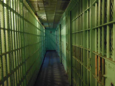 Жителя Мурманской области приговорили к полутора годам колонии за нападение на росгвардейца
