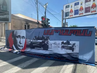 Пилят сук, на котором сидят: чьи уши торчат в провокации, устроенной в Ереване к приезду Лаврова