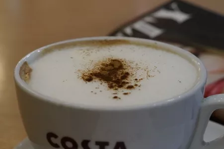 Кофе с корицей — ритуал для привлечения денег — в какой день недели провести его