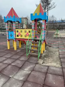 Детские площадки в Умбе Мурманской области признали небезопасными
