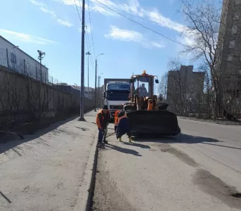 В Мурманской области до 1 июня завершат уборку песка и смёта
