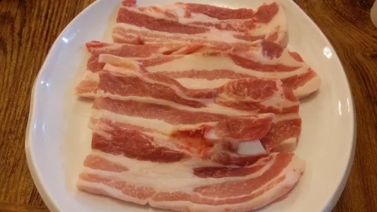 Готовлю сало в маринаде — вкусно и просто: заливаем этим составом — через 3 дня наслаждаемся нежнейшей закуской
