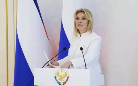 За что боролись, на то и напоролись: Захарова назвала циничной ноту протеста польских чиновников из-за удаления крестов на военном кладбище в Тверской области