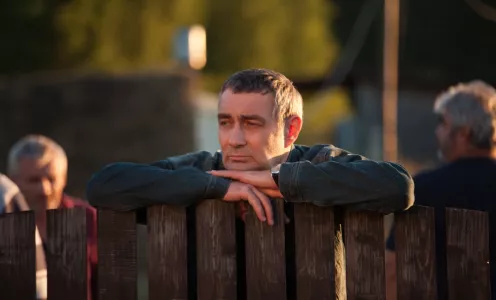 Звезде сериала «Балабол» Юшкевичу установили протез, который помогает ему ходить и сниматься в кино