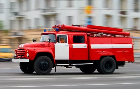 Изменения в ПДД: Минтранс хочет заставить российских водителей «подвинуться» и перестроиться, если увидели транспорт с мигалками