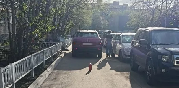 В Мурманске 6-летний ребёнок выбежал на проезжую часть и пострадал в аварии