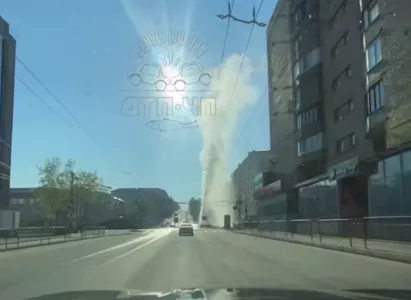 На шести улицах Мурманска отключили горячую воду из-за коммунальной аварии
