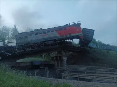 Трагедия на железной дороге в Брянской области: чудом выжившая пассажирка поезда поделилась подробностями крушения моста