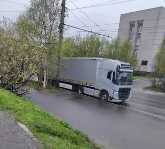 «Мило поулыбались и уехали»: северяне жалуются на неподобающую реакцию оперативных служб на подозрительную фуру в Мурманске
