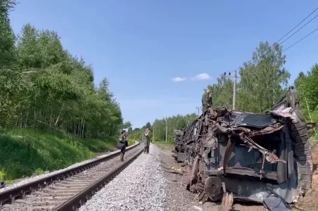 Погиб сам, но спас других — машинист Павел Мишин спас десятки жизней во время ЖД-катастрофы в Брянской области