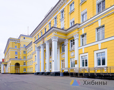 Женщинам в правительстве Мурманской области предложили сократить рабочий день на 4 часа, в отличие от мужчин