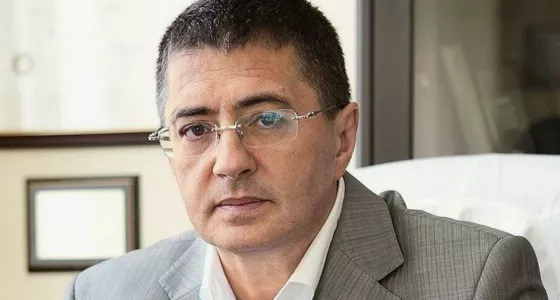 Доктор Александр Мясников назвал пользу от вина