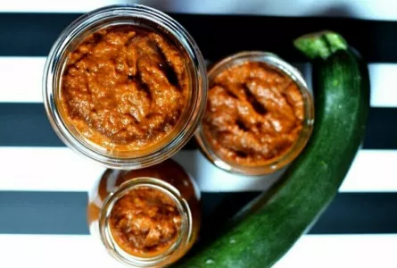 Кабачковая икра «как из детства»: 2 секретных ингредиента и одна хитрость — вкус будет «тот самый»