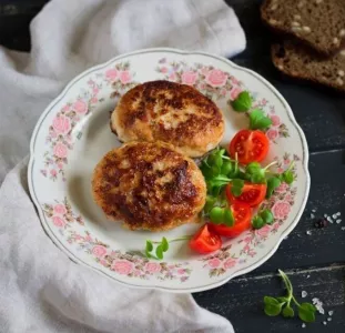Корейская морковь и сыр — взрыв вкуса на праздничном столе: рулетики, от которых гости не оторвутся