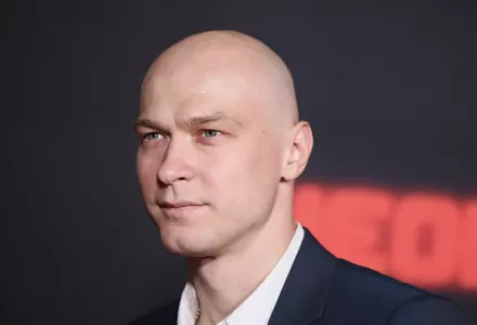 Голливудские мечты все ближе: Юра Борисов сыграет основателя крупнейшего разработчика ИИ в США в байопике Amazon